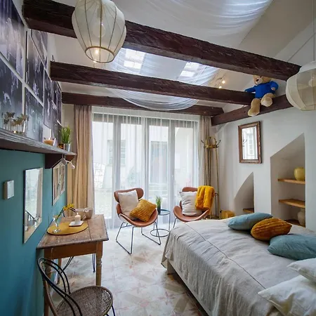 Romantic Nest Under Castle