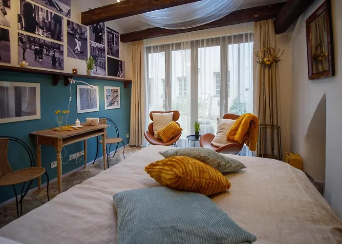 Romantic Nest Under Castle Апартаменты Прага