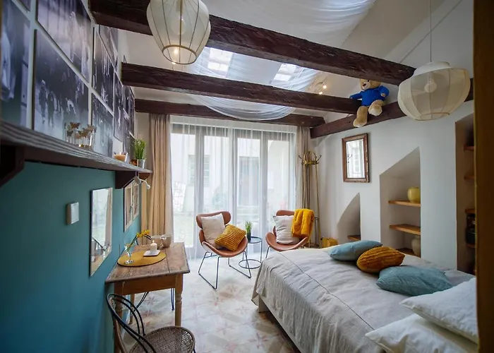 Romantic Nest Under Castle